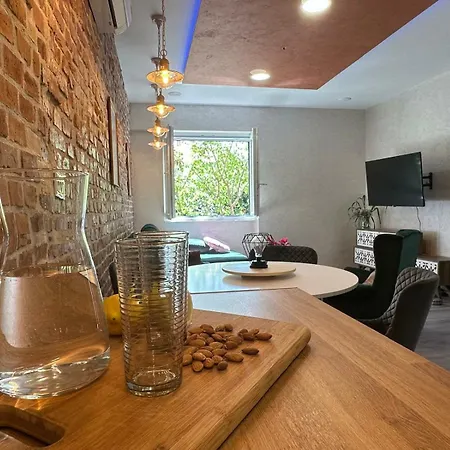 Lex Apartment